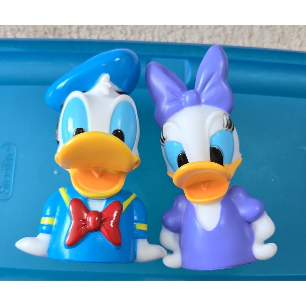 Donald Duck & Daisy Duck Disney Plastic Toys 5 & 5.5 Inches Tall.‎